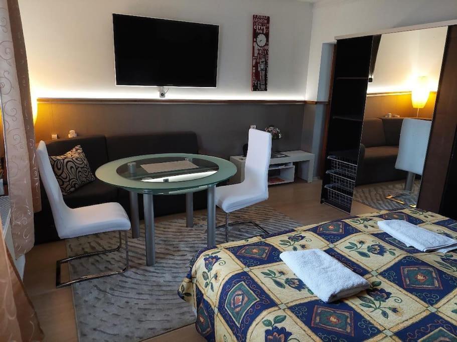 Ujszeged Apartman Εξωτερικό φωτογραφία