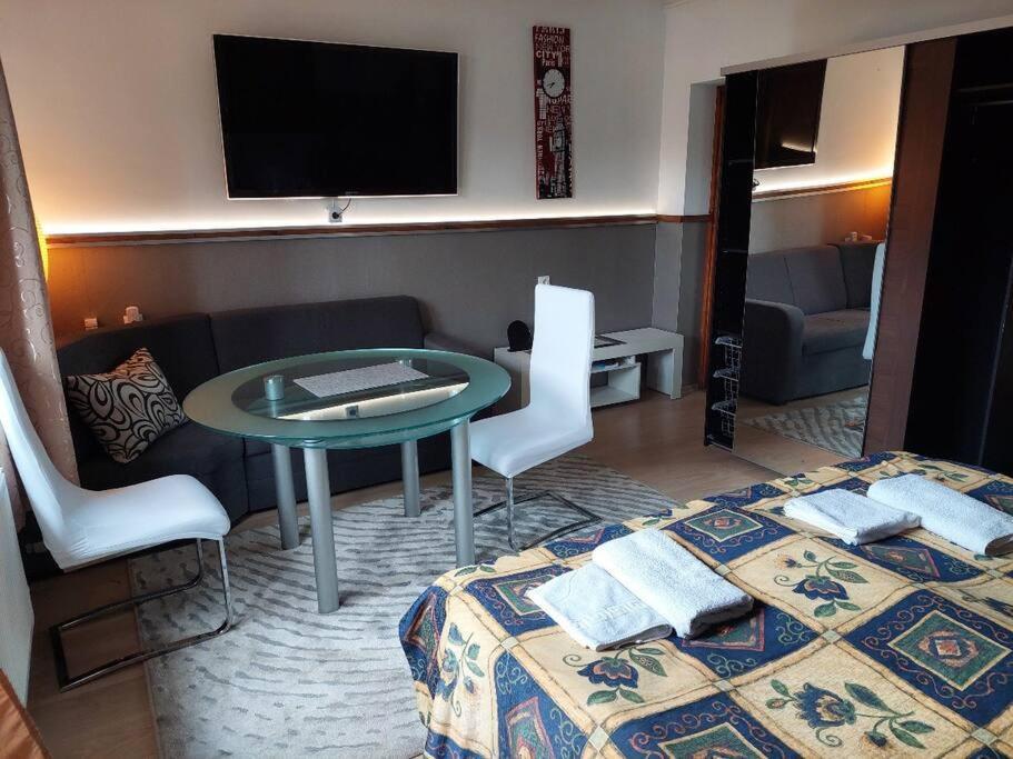 Ujszeged Apartman Εξωτερικό φωτογραφία