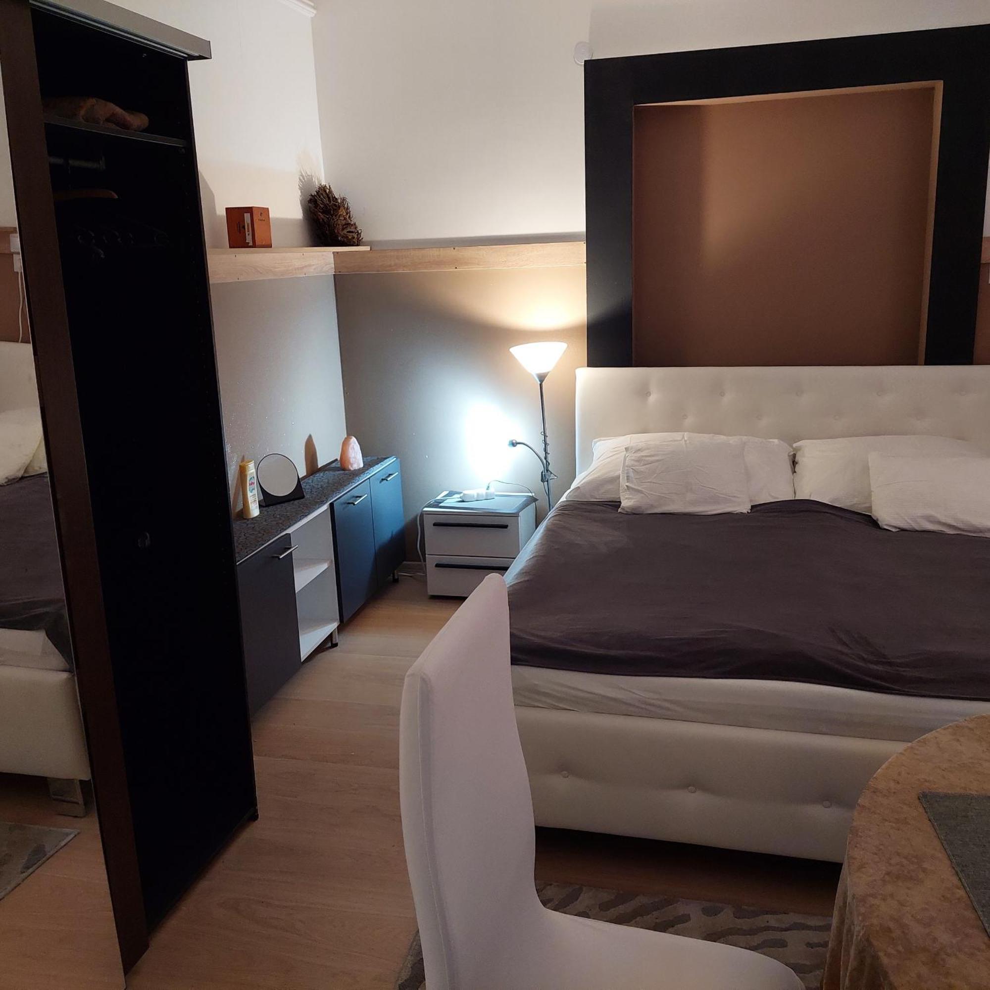 Ujszeged Apartman Εξωτερικό φωτογραφία