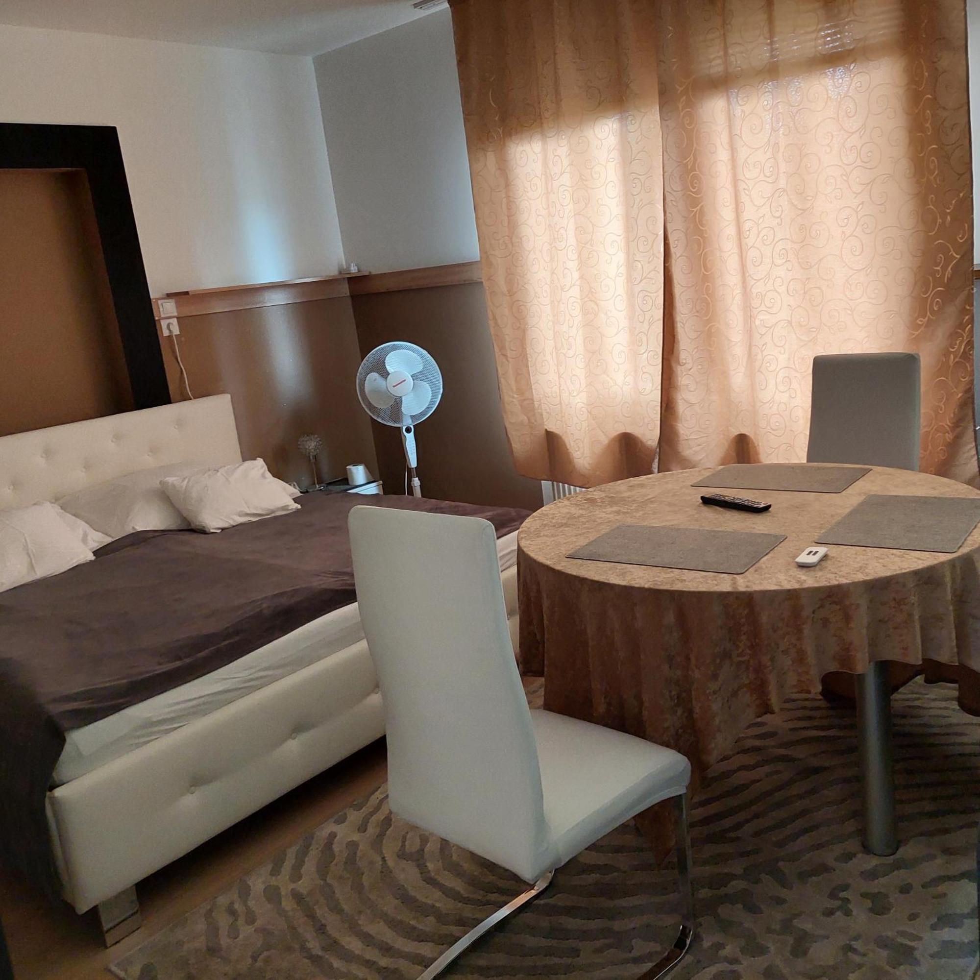 Ujszeged Apartman Εξωτερικό φωτογραφία